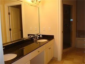 16135 Emerald Estates Dr - Photo 3 of 35