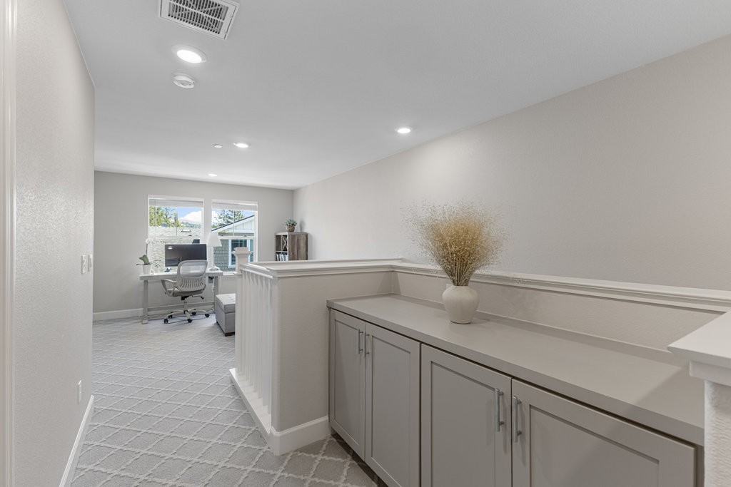 117 Wallace Cir - Photo 3 of 18