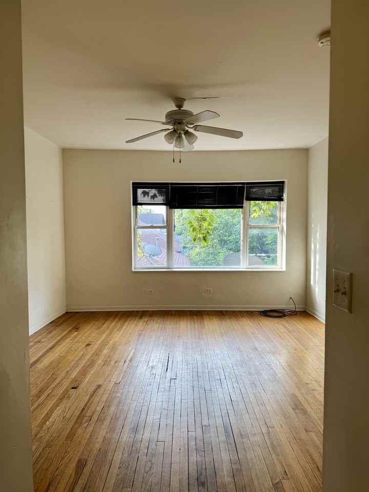 7104 S Crandon Ave #7 - Photo 5 of 6