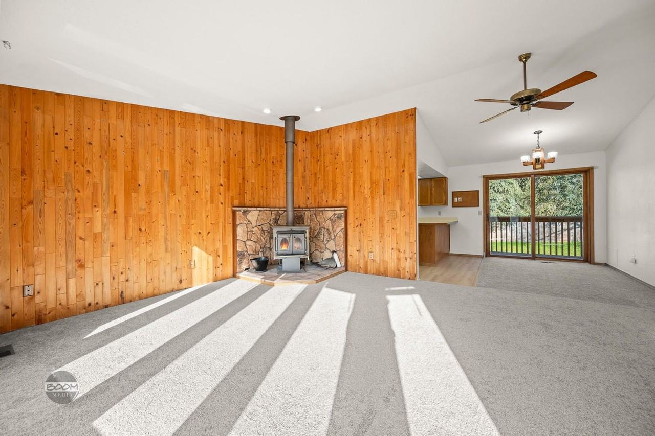 18105 Hidden Falls Ave - Photo 3 of 22