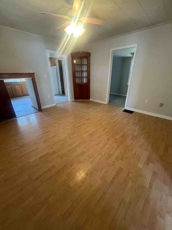 502 E Hargrave St - Photo 4 of 6