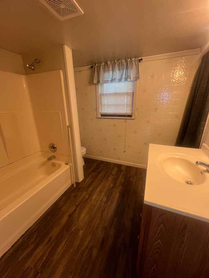 502 E Hargrave St - Photo 6 of 6