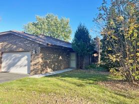 1010 Weston Ln N - Photo 1 of 1