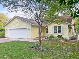 700 Harbor Ln N - Photo 1 of 1