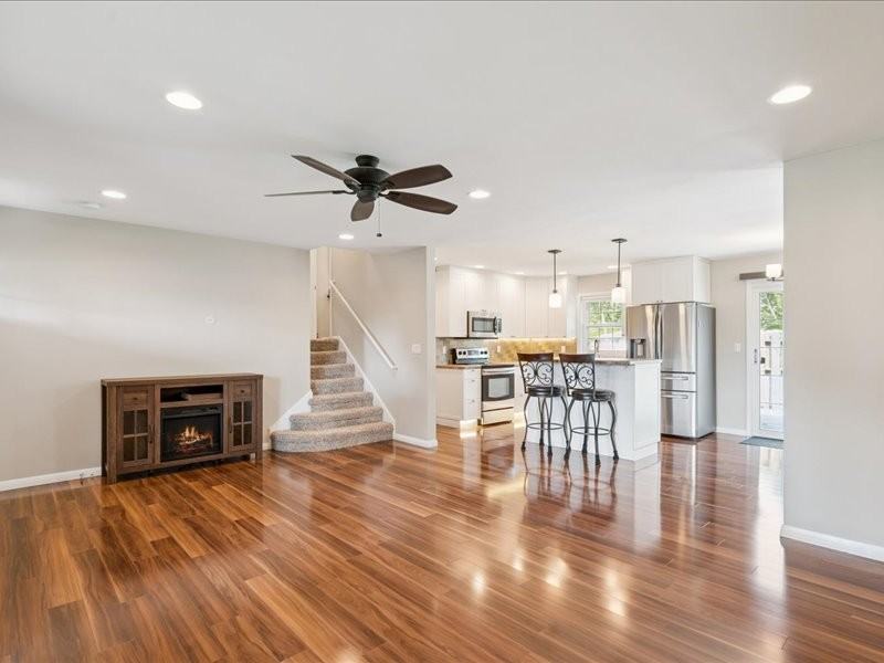 1429 Columbus Dr #NA - Photo 4 of 28