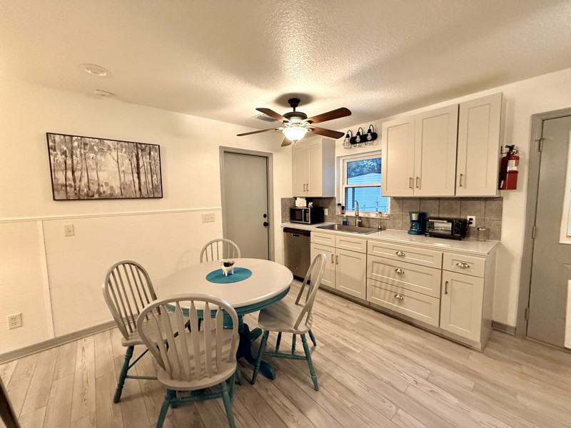 19015 Saint George Dr - Photo 6 of 47