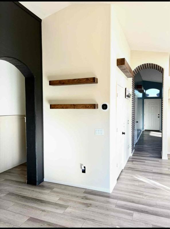 323 W Love Rd - Photo 3 of 18