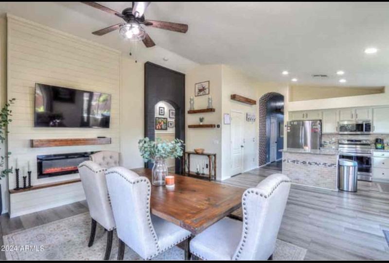 323 W Love Rd - Photo 7 of 18