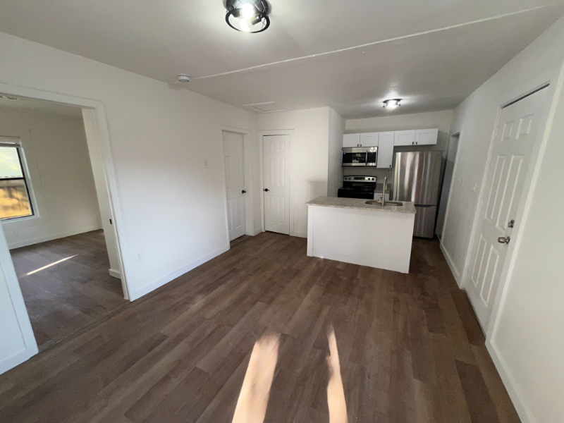 610 Se 13th Ter - Photo 4 of 10