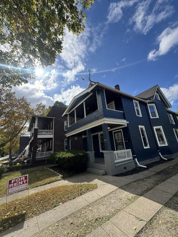 1020 East 74th Street - Photo 4 of 15