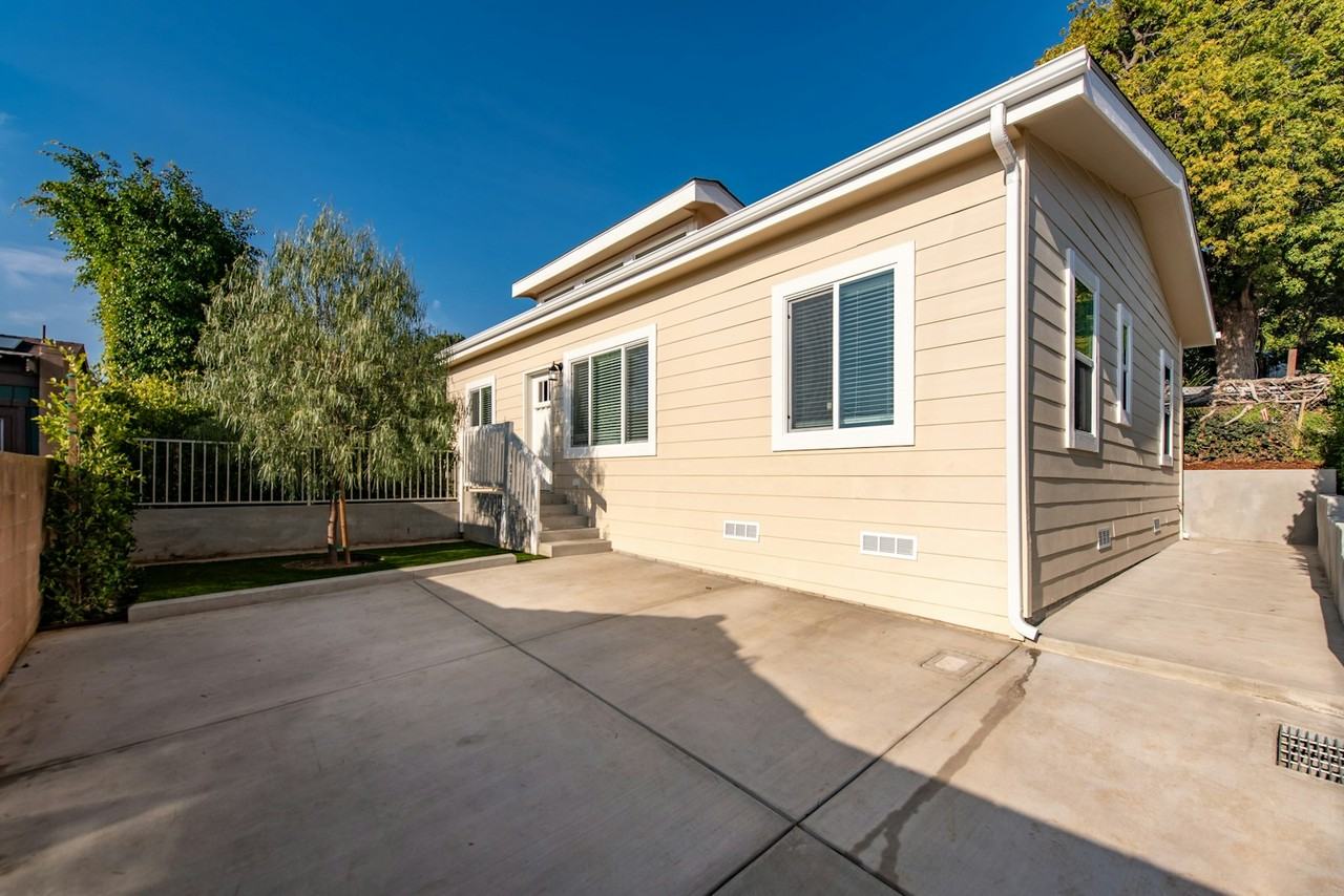 3023 Prospect Avenue - Photo 2 of 18