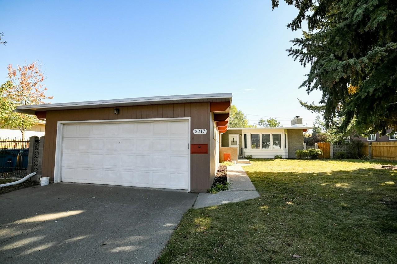 2217 Cherry Dr - Photo 2 of 26