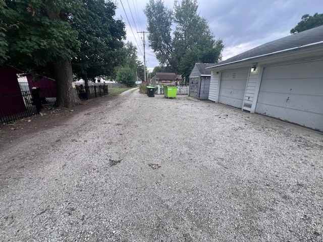 205 East Sangamon Street - Photo 4 of 9