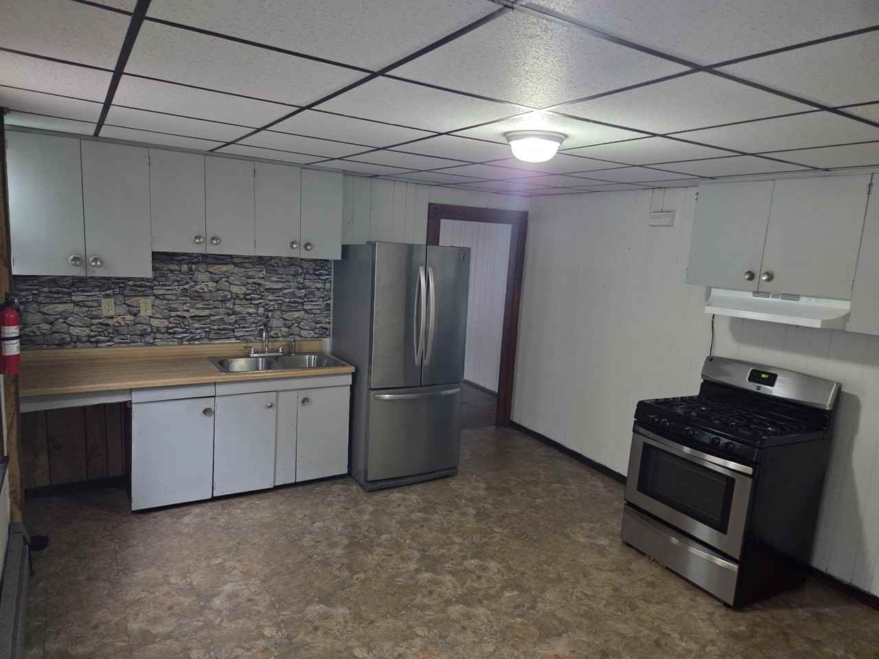 148 Front Street - Photo 4 of 11