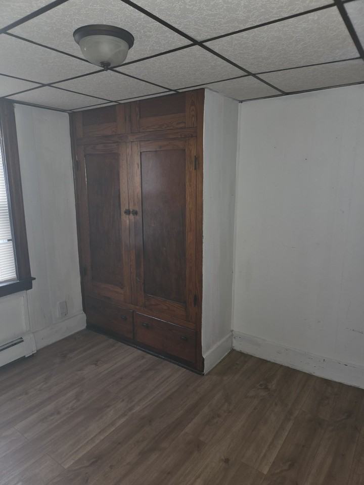 148 Front Street - Photo 7 of 11