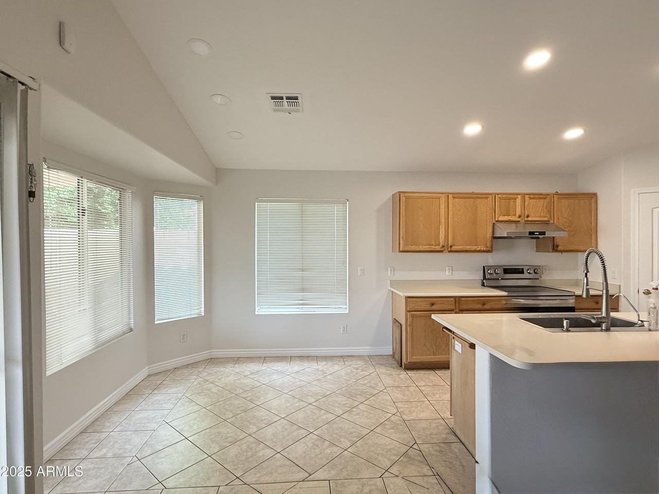 4762 W Taro Dr - Photo 4 of 20