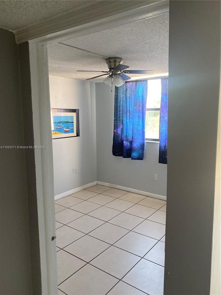 8006 Sw 149th Ave #D412 - Photo 3 of 9