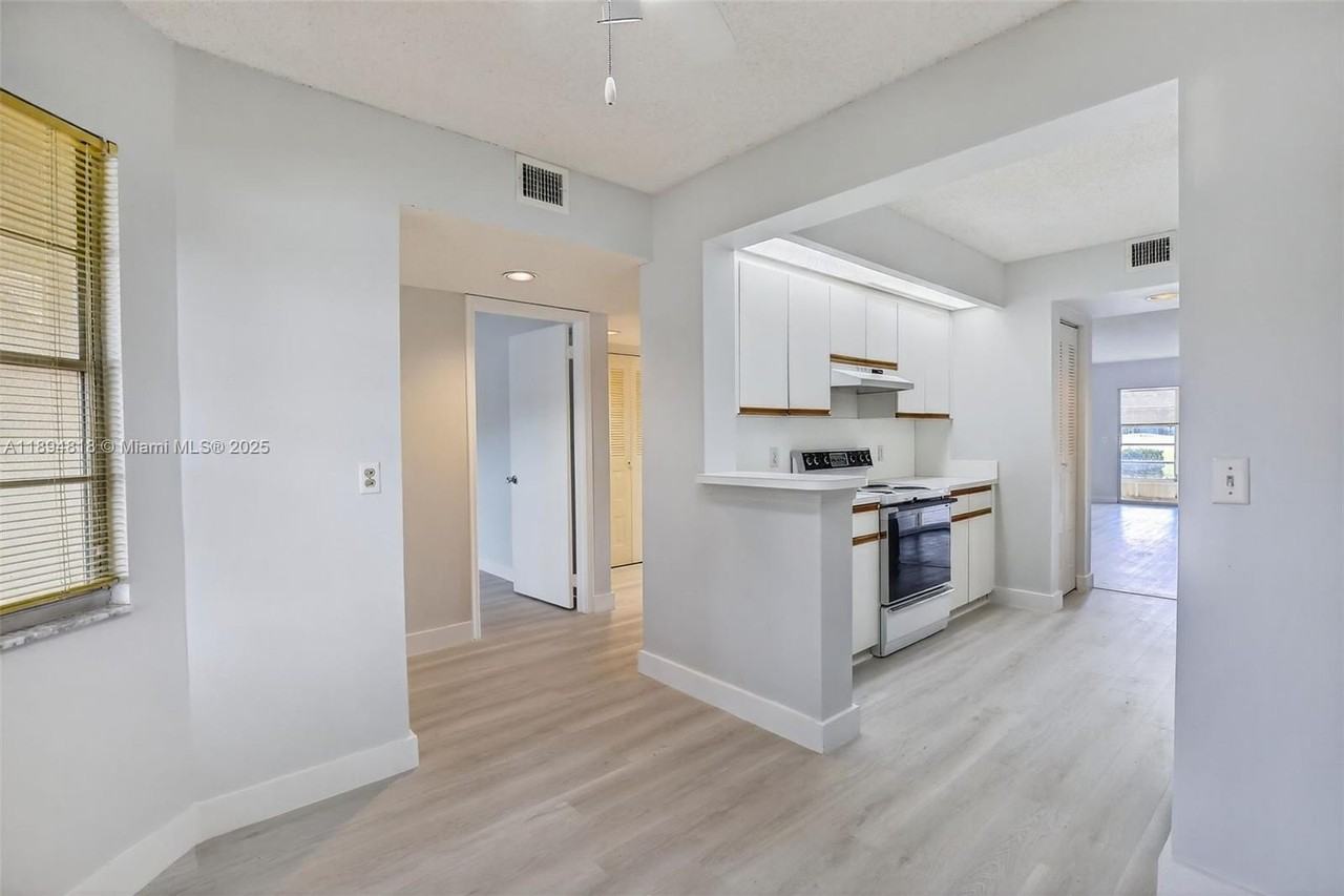 701 Sw 128th Ave #111F - Photo 7 of 44