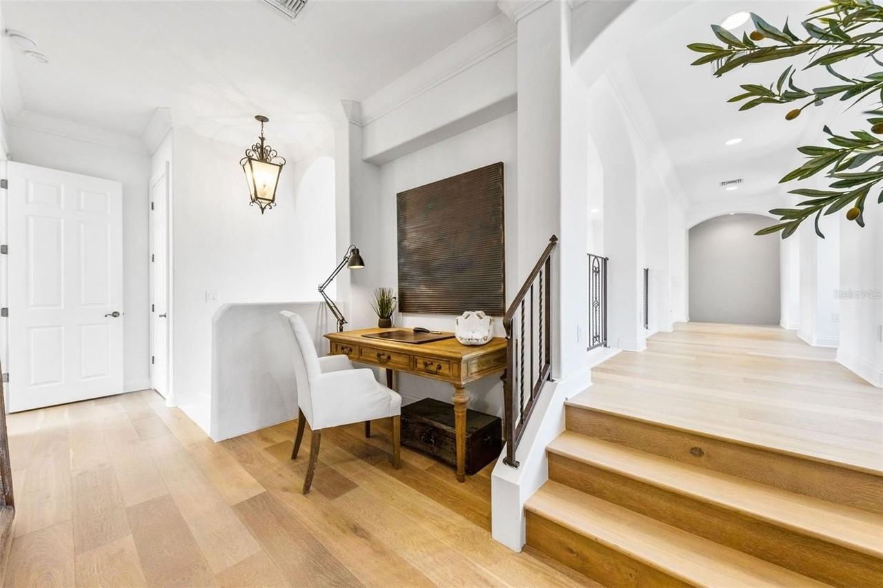 102 Acadia Ter - Photo 5 of 43