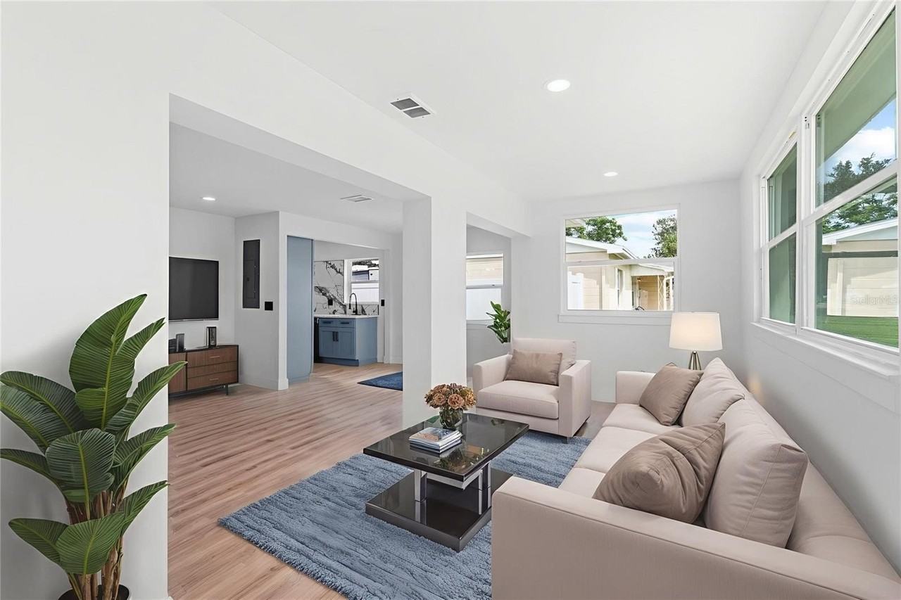 715 40th Avenue Northeast - Photo 6 of 28