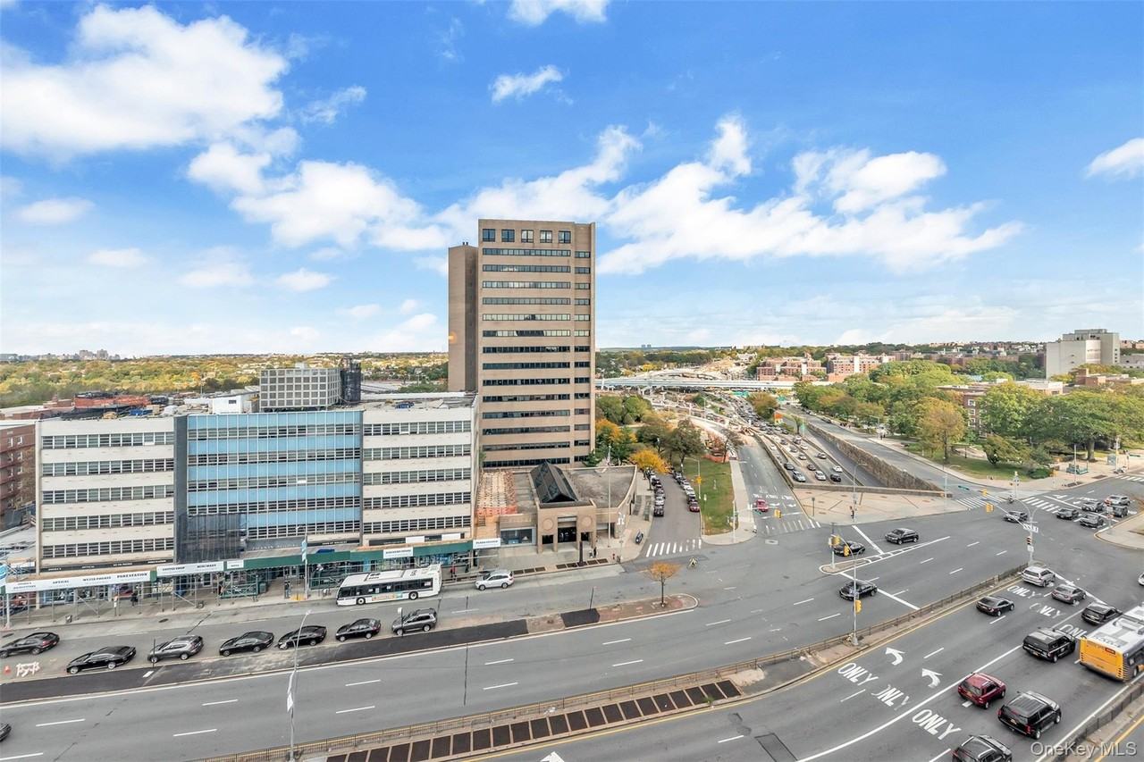 11949 Union Tpke #11E - Photo 5 of 17