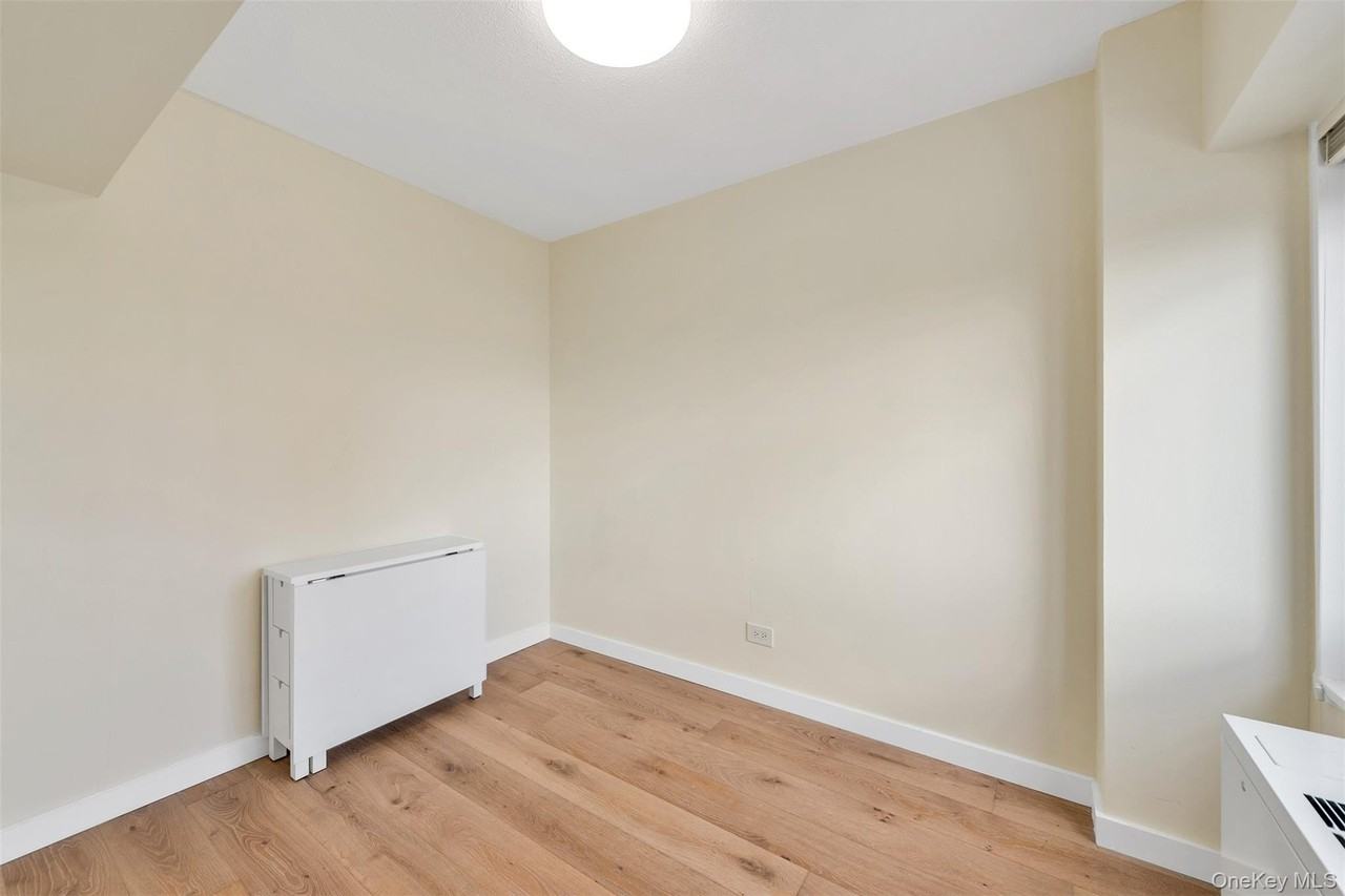 11949 Union Tpke #11E - Photo 6 of 17