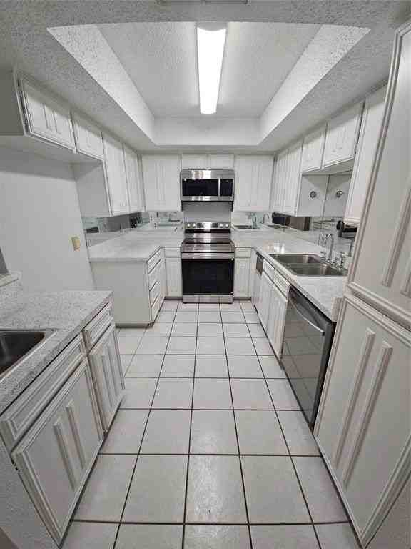 817 W Rochelle Rd - Photo 3 of 21