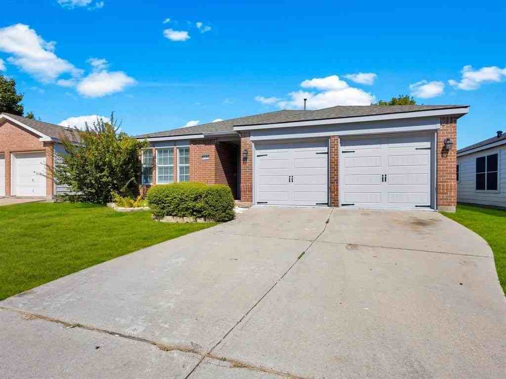 4305 Falcon Dr - Photo 3 of 27