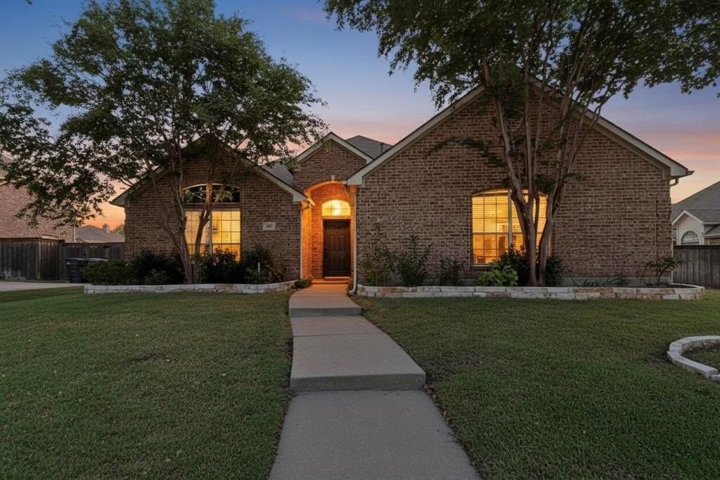 337 Royal Oak Dr - Photo 2 of 36