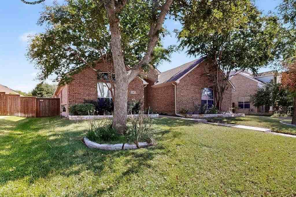 337 Royal Oak Dr - Photo 3 of 36