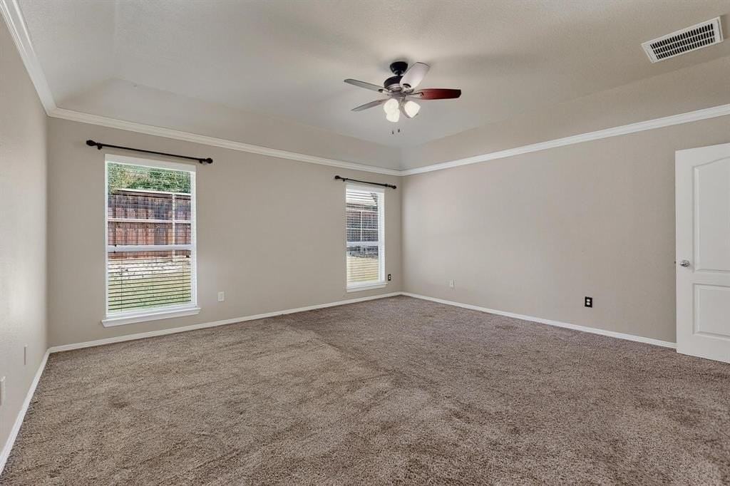 337 Royal Oak Dr - Photo 7 of 36