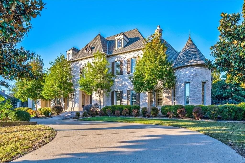 1819 Broken Bend Dr - Photo 2 of 36