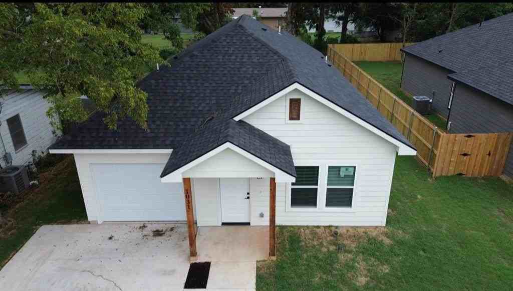 1031 W Coffin St - Photo 3 of 17