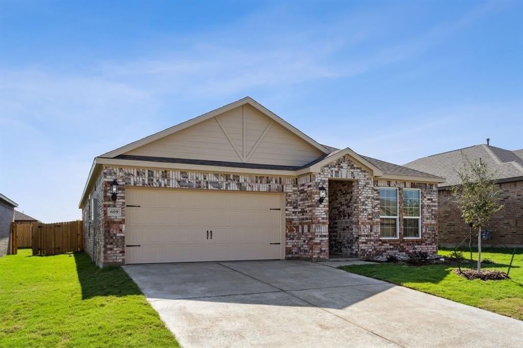 609 Harbor Oaks Dr - Photo 2 of 26