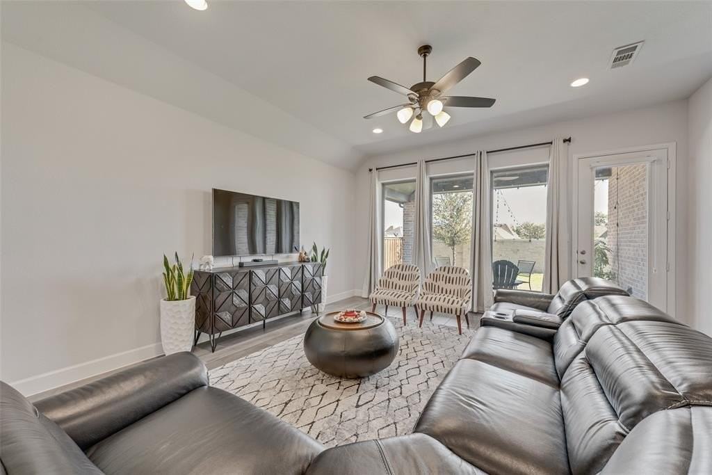 8108 San Bernard Trl - Photo 6 of 21