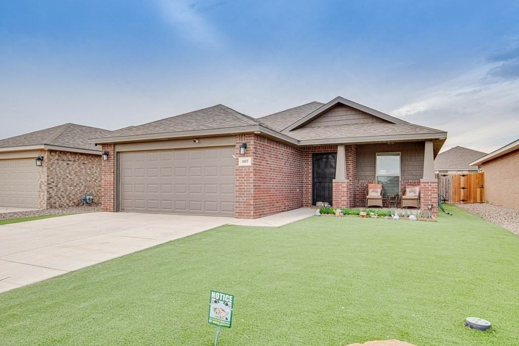 307 Pioneer Cir - Photo 2 of 22