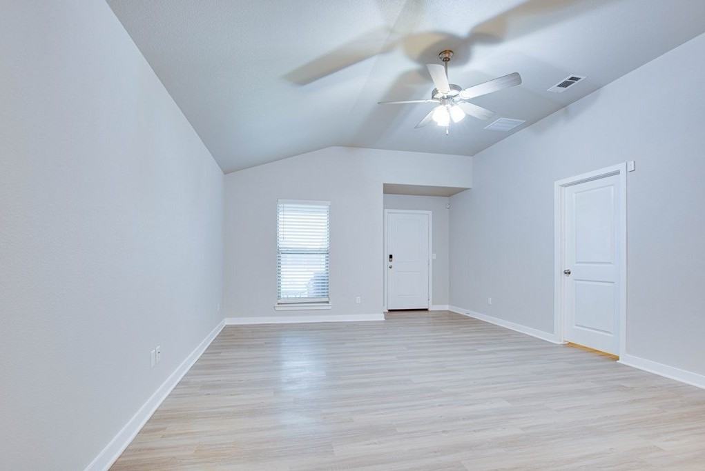 307 Pioneer Cir - Photo 7 of 22