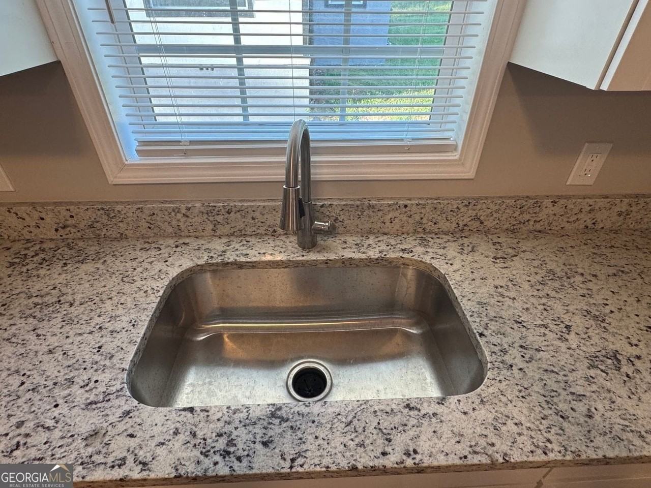 1431 Lorenzo Dr Sw - Photo 5 of 20