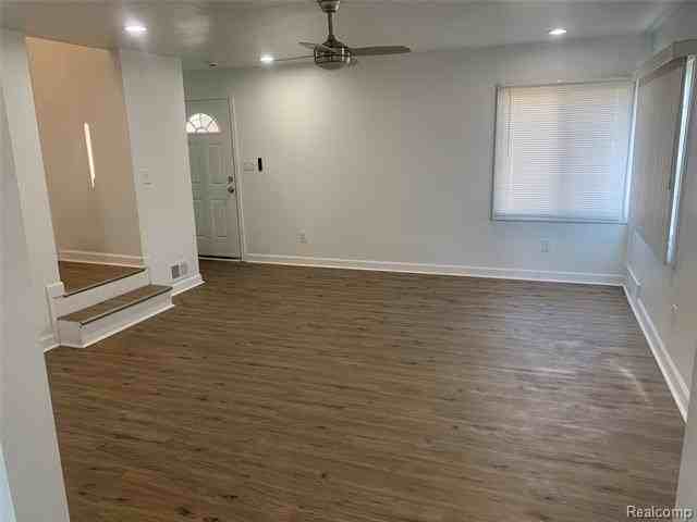 5737 Barham St - Photo 3 of 10