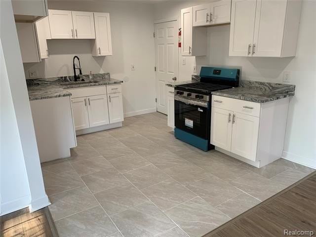 5737 Barham St - Photo 4 of 10