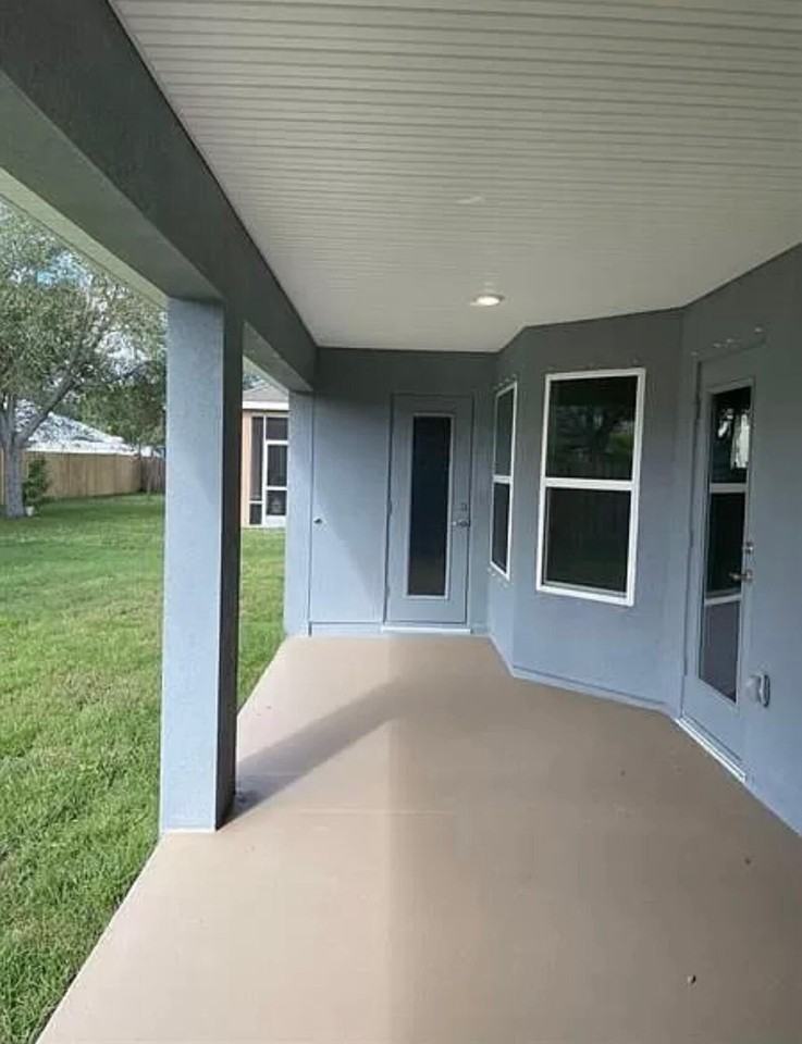 5237 Nw Reba Cir - Photo 2 of 31