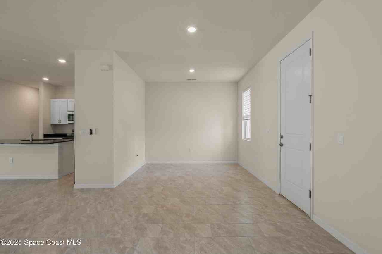 1426 Seeley Circle Northwest - Photo 4 of 30