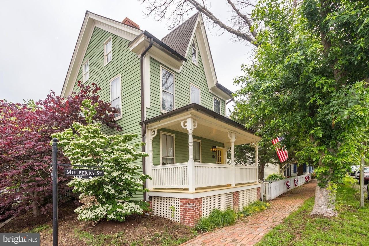 101 Mulberry St - Photo 2 of 50