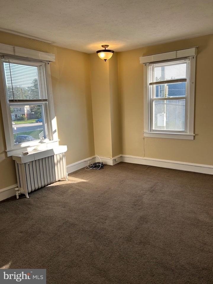 1005 Weller Ave 2nd Fl #2ndFL - Photo 5 of 11