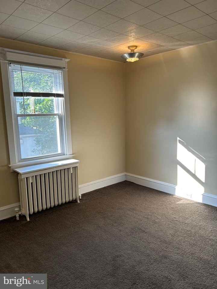 1005 Weller Ave 2nd Fl #2ndFL - Photo 6 of 11