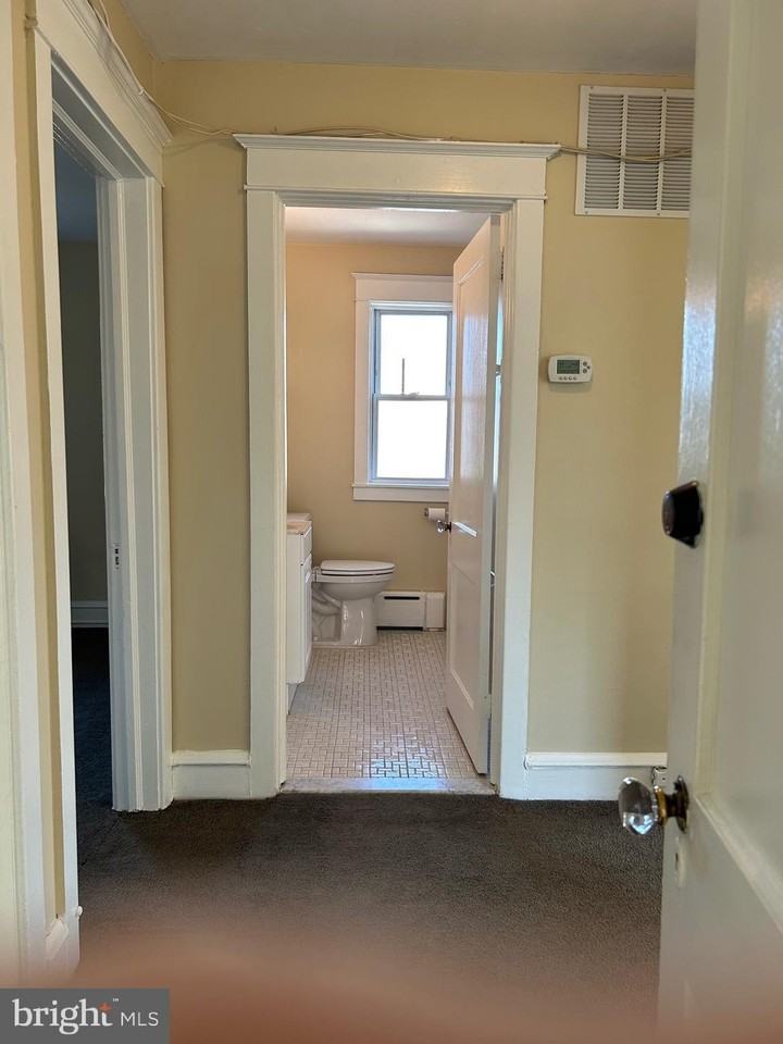 1005 Weller Ave 2nd Fl #2ndFL - Photo 7 of 11