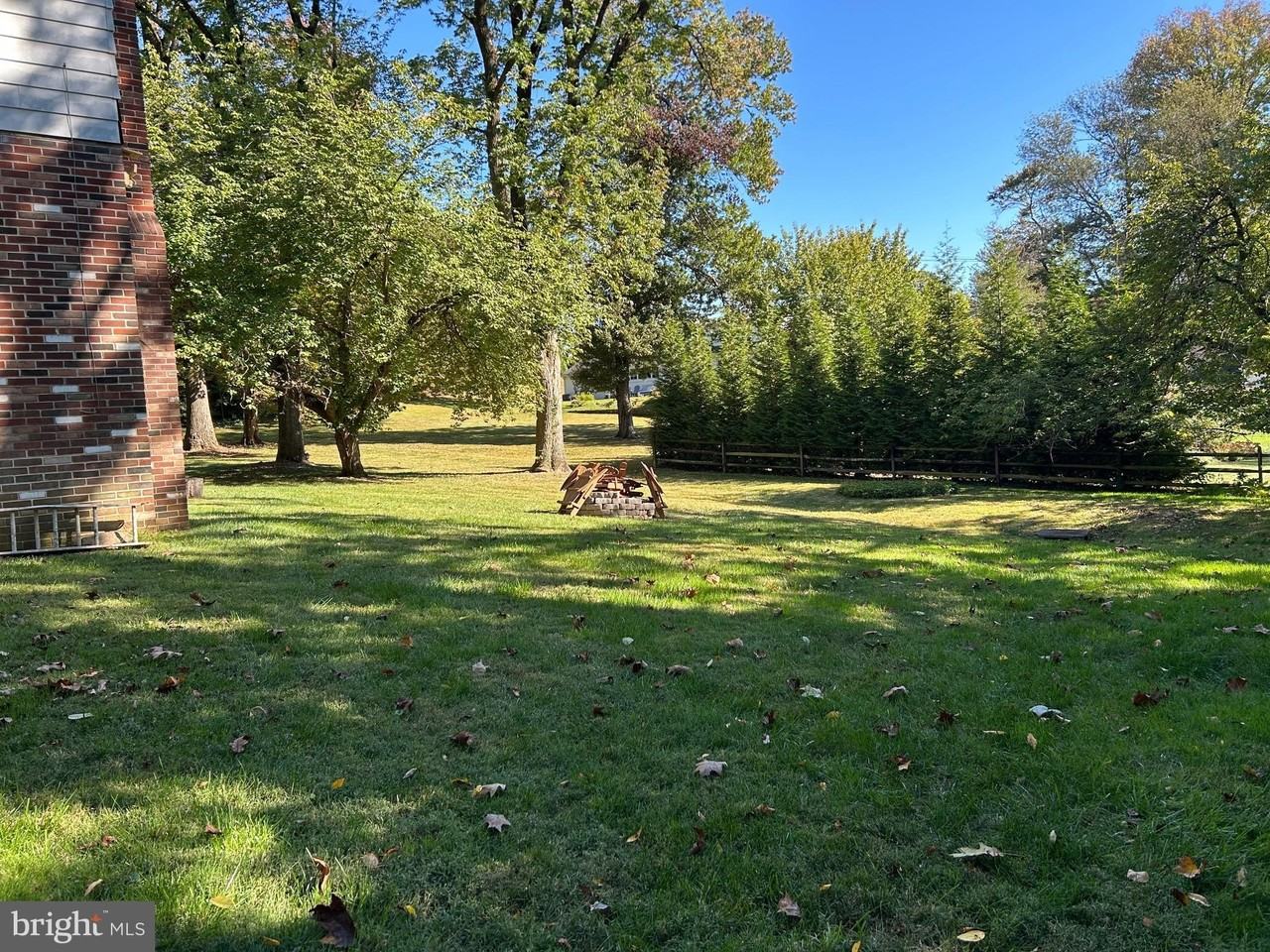 1012 Morris Ave - Photo 3 of 26