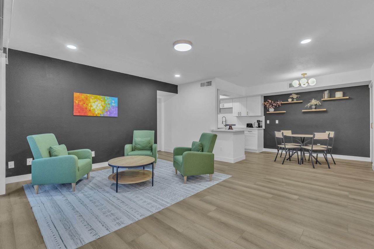 W Maryland Ave - Photo 3 of 8