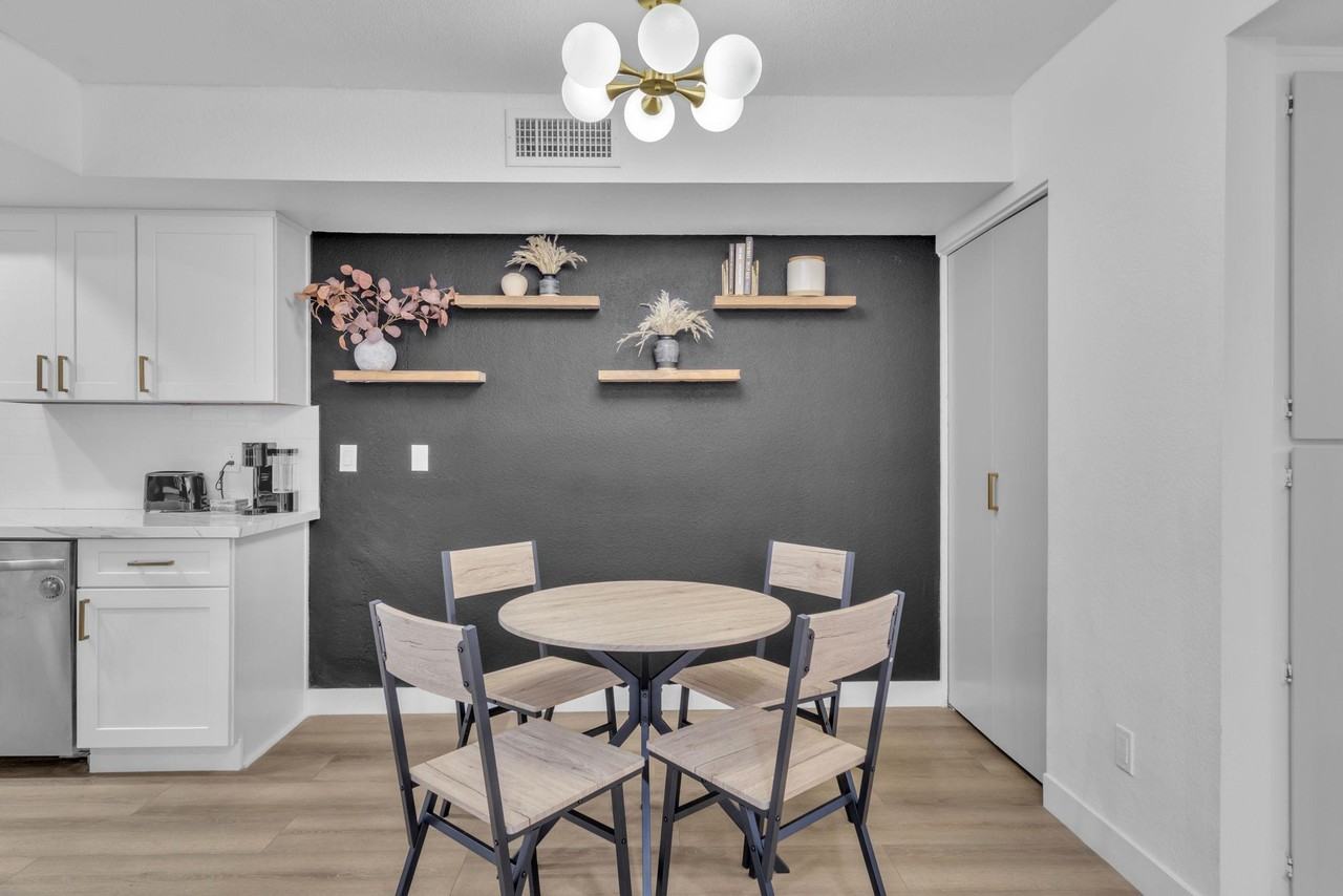 W Maryland Ave - Photo 5 of 8