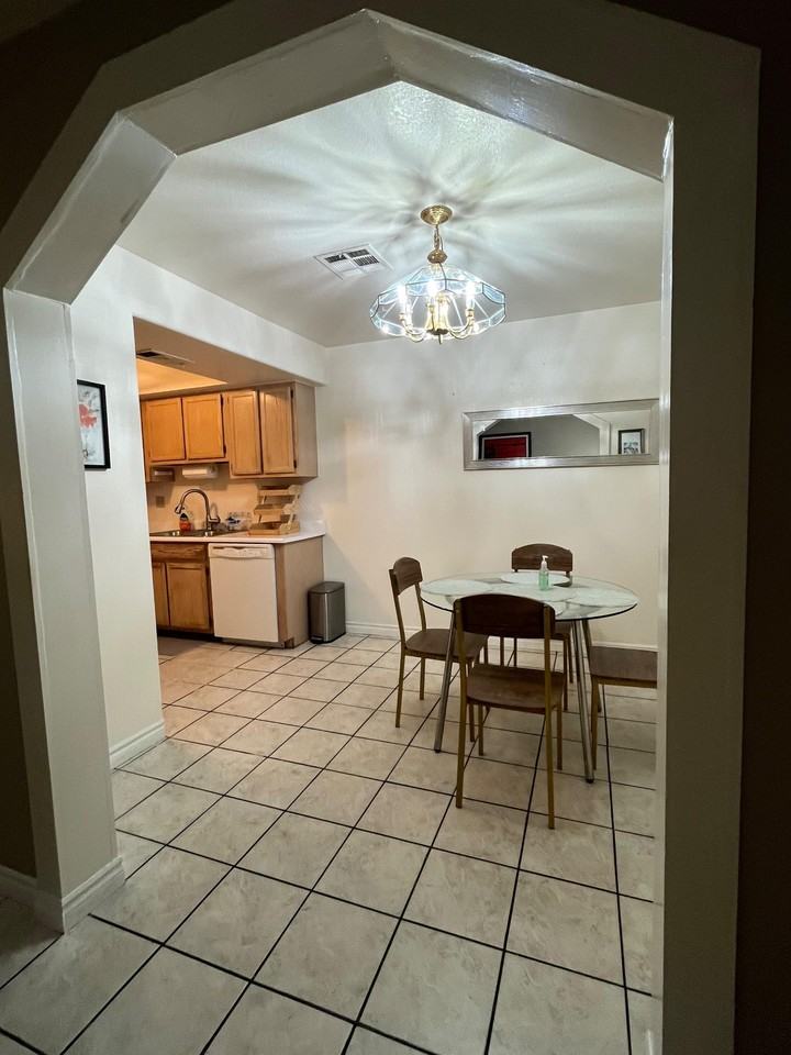 Short Pine Dr - Photo 3 of 7